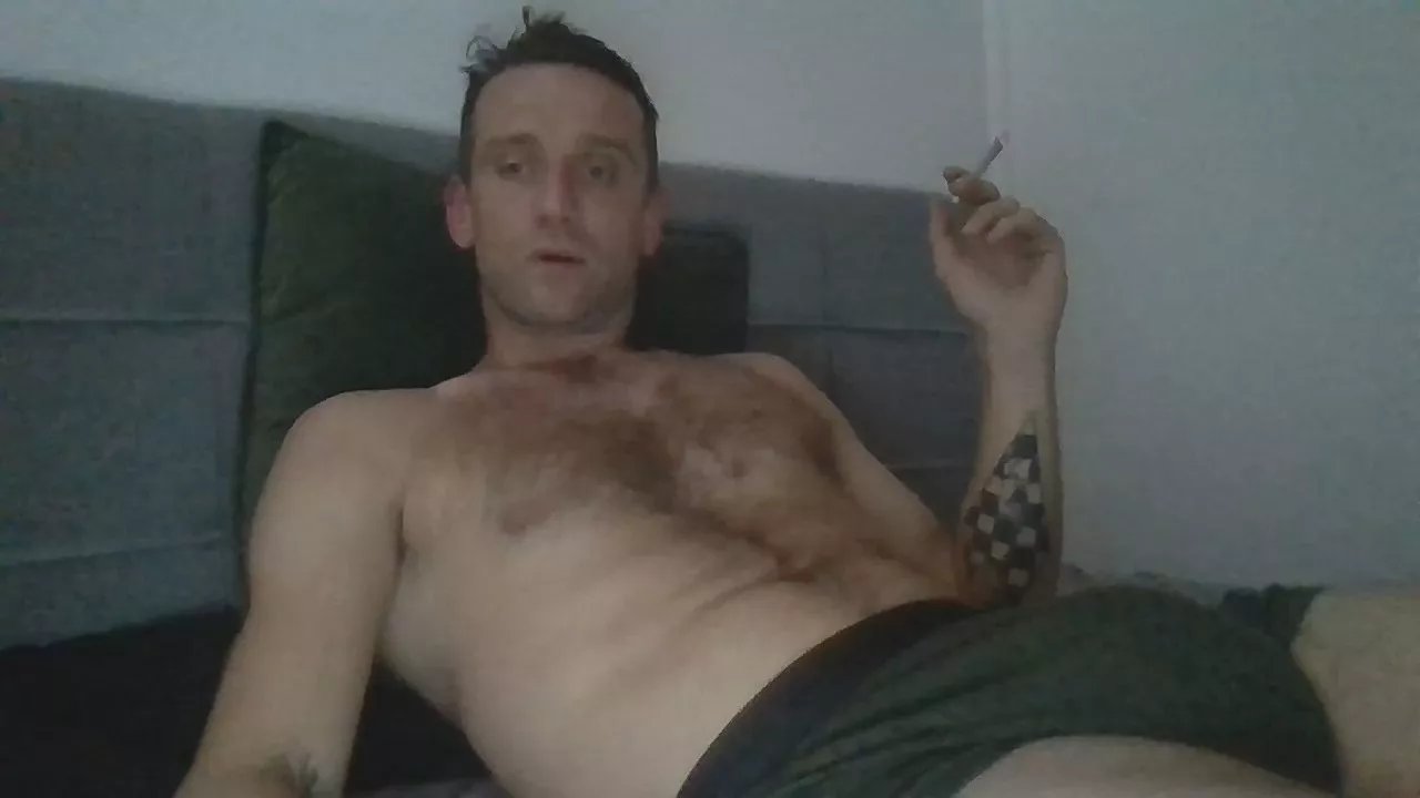 Offline hartdickleon on Cam4
