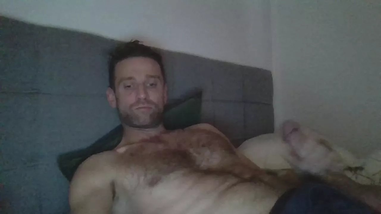 Offline hartdickleon on Cam4