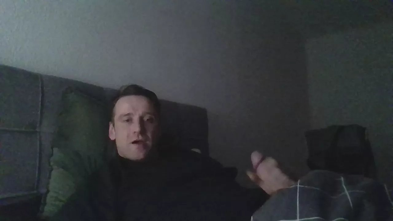 Offline hartdickleon on Cam4