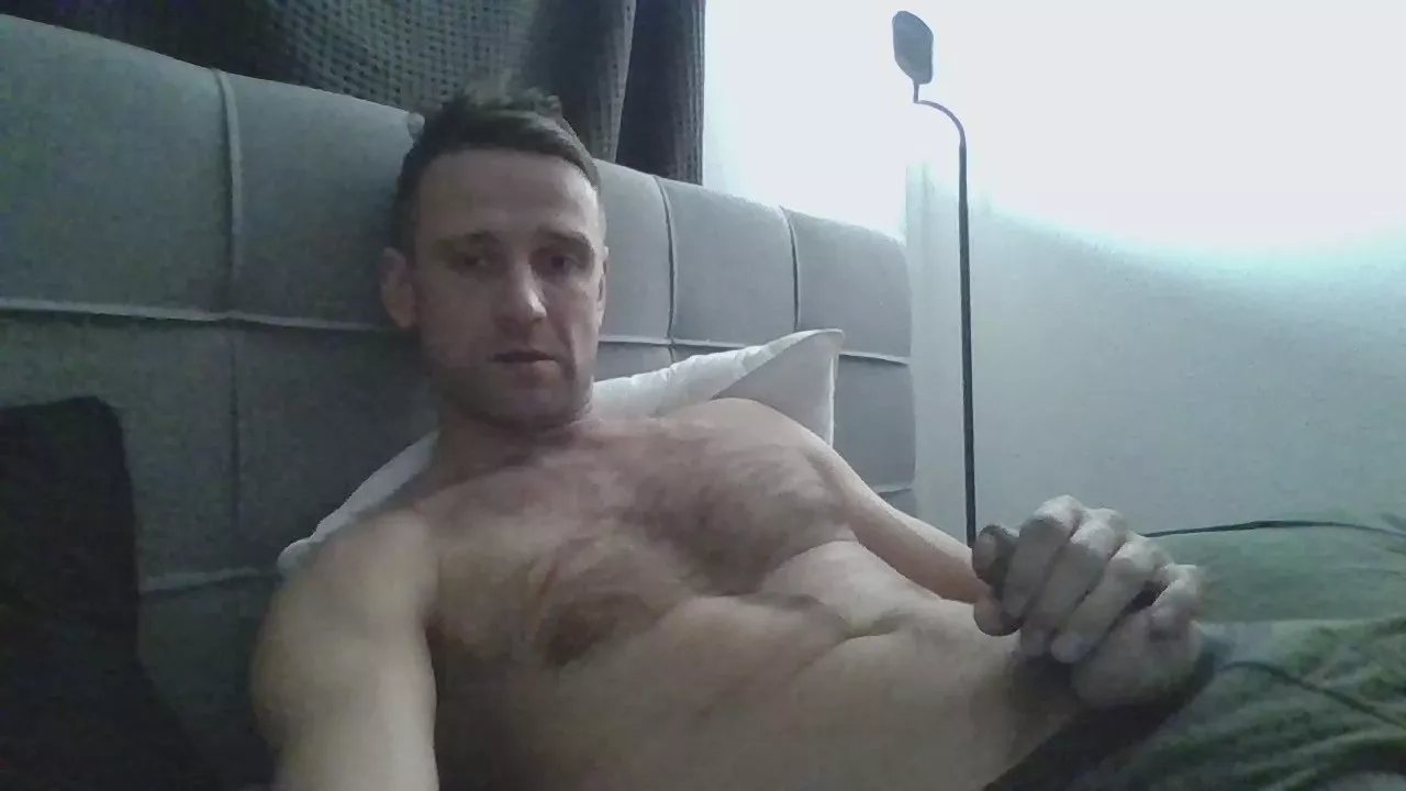 Offline hartdickleon on Cam4