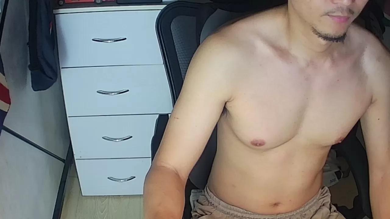hawky404 on Cam4 