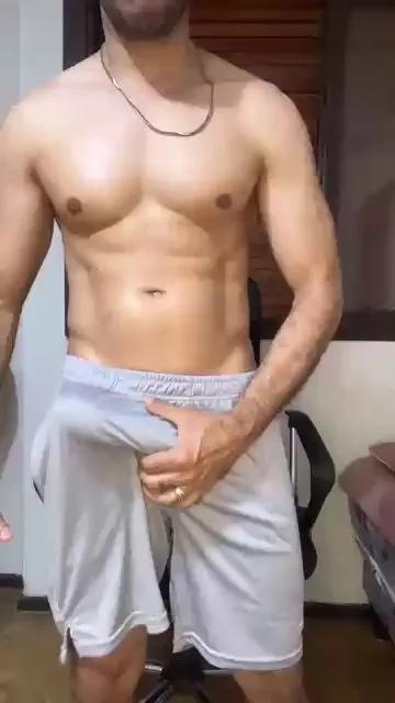 Hotttmateo on Cam4 
