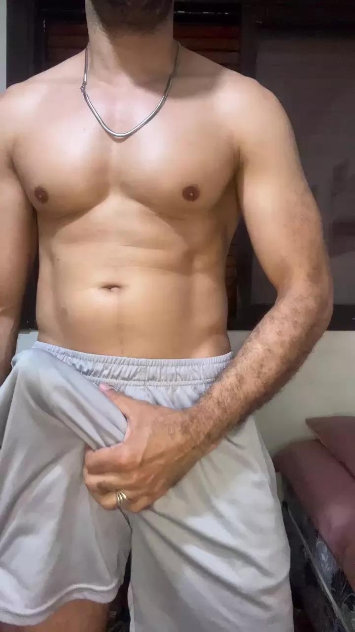Hotttmateo on Cam4 