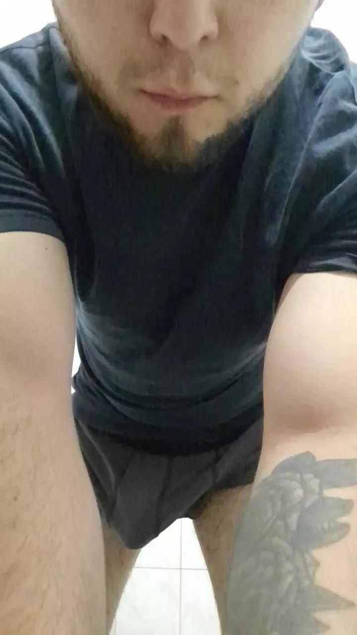 Ivan2727a on Cam4 