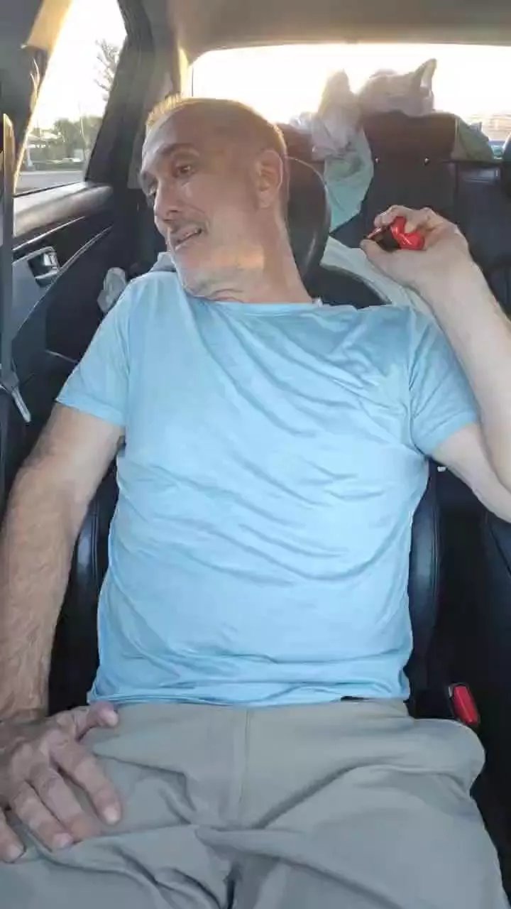 Offline Jaywillpla_y on Cam4