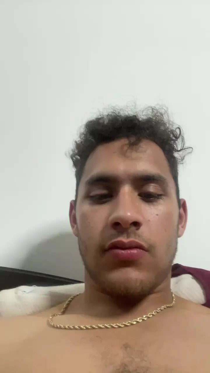 Offline jorgeeeeeeeeee on Cam4