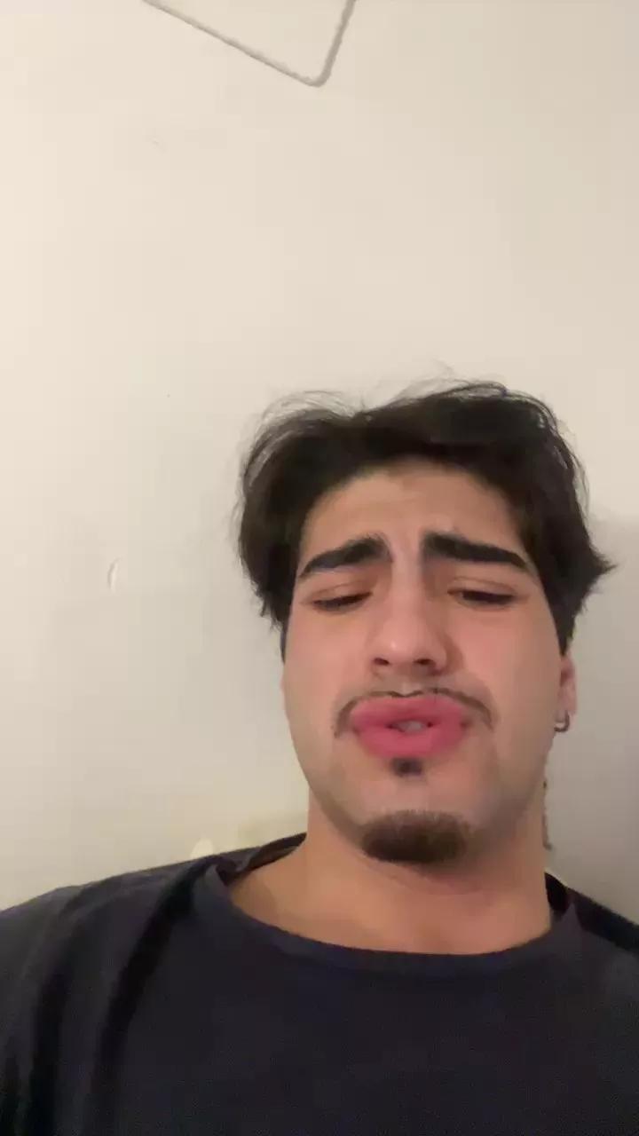 Jovencitobcn21 on Cam4 
