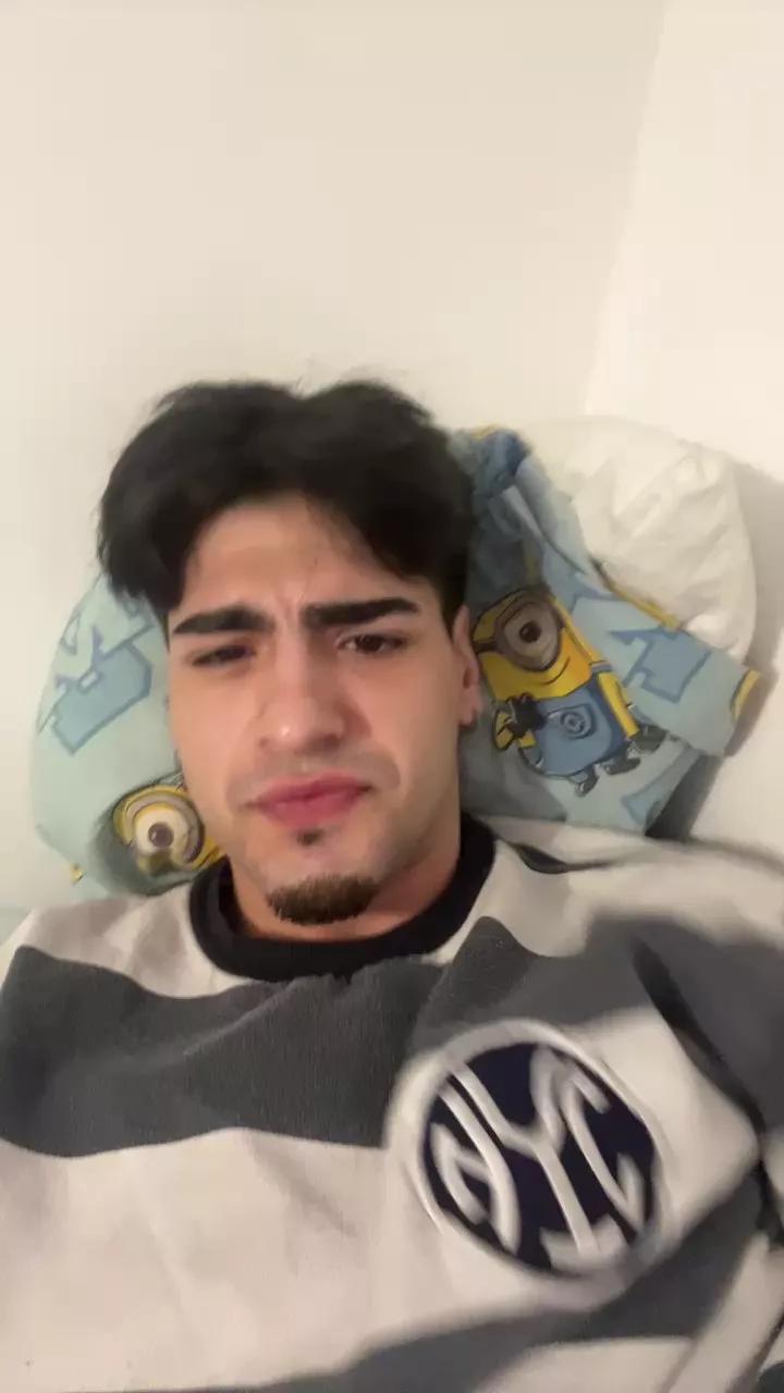 Jovencitobcn21 on Cam4 