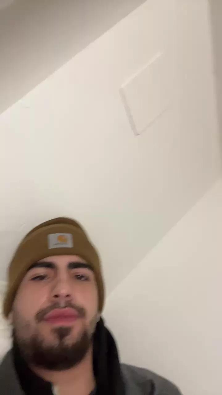 Jovencitobcn21 on Cam4 
