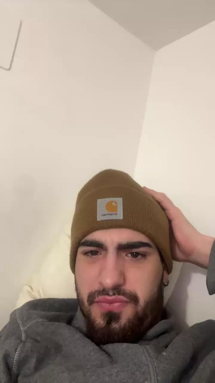 Jovencitobcn21 on Cam4 