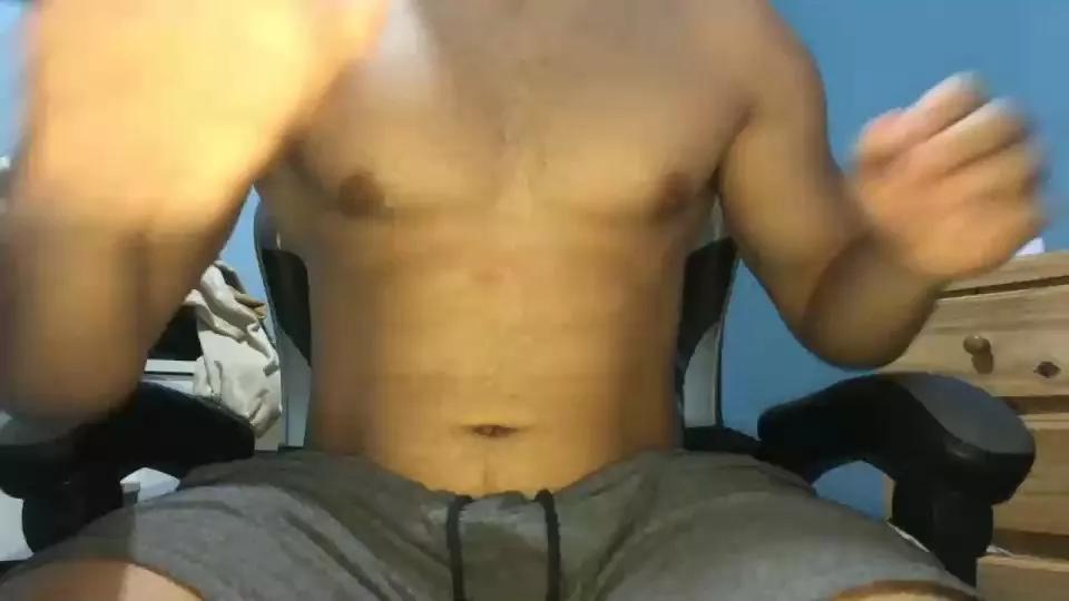 Juliannn21 on Cam4 