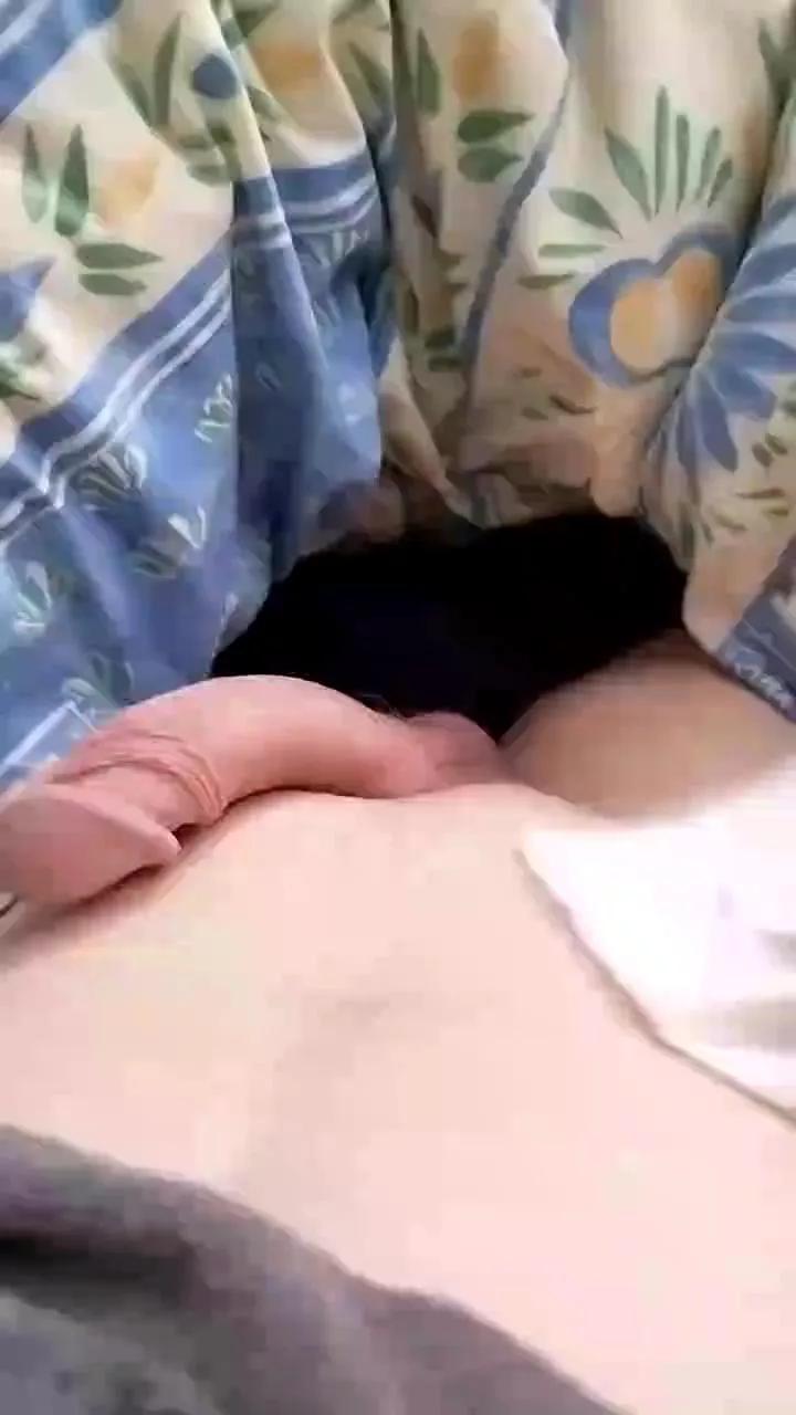 Keeviinhot on Cam4 