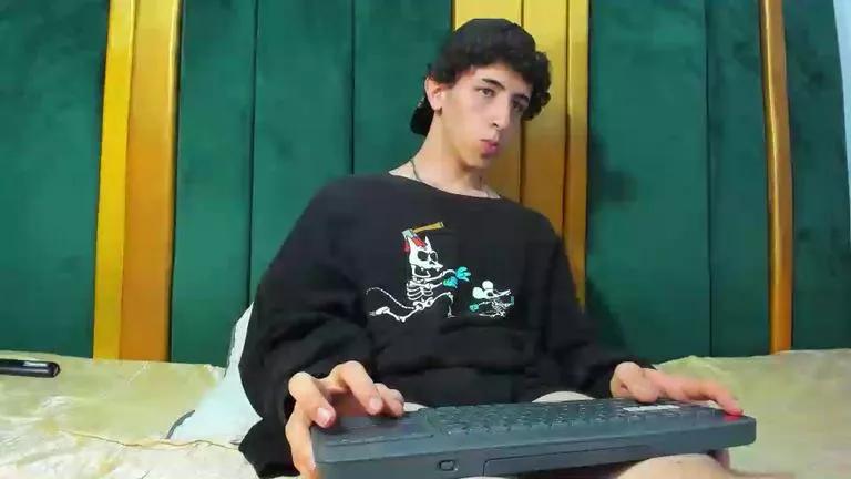 Kervs__ on Cam4 