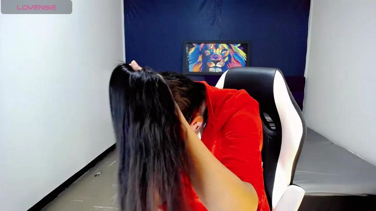 khiara_moretti on Cam4 