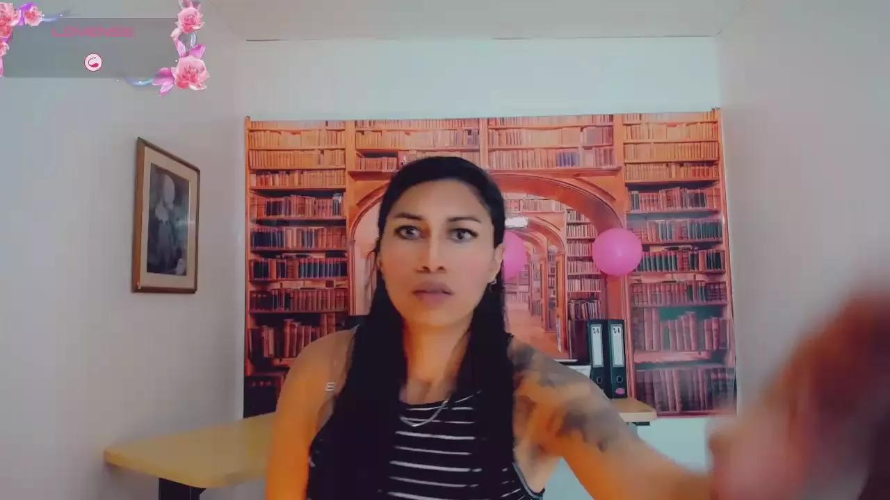 khiara_moretti on Cam4 