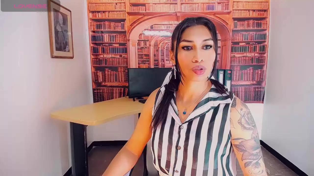khiara_moretti on Cam4 