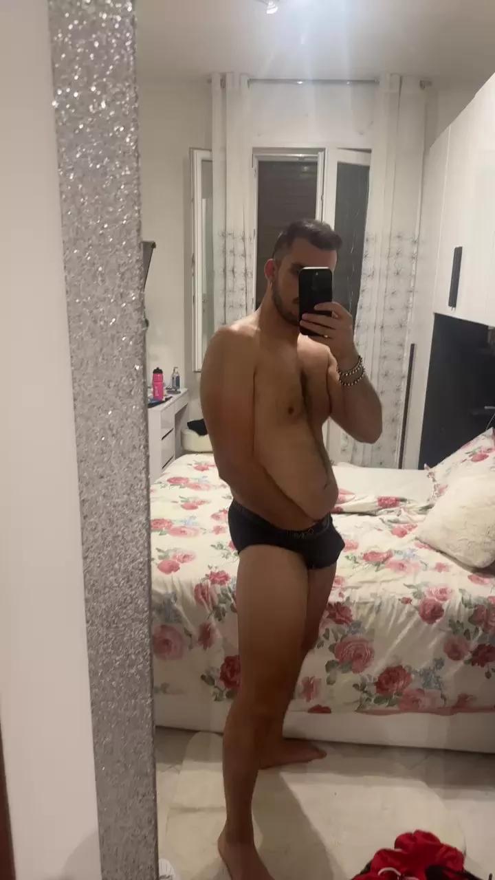 Kingg6969 on Cam4 