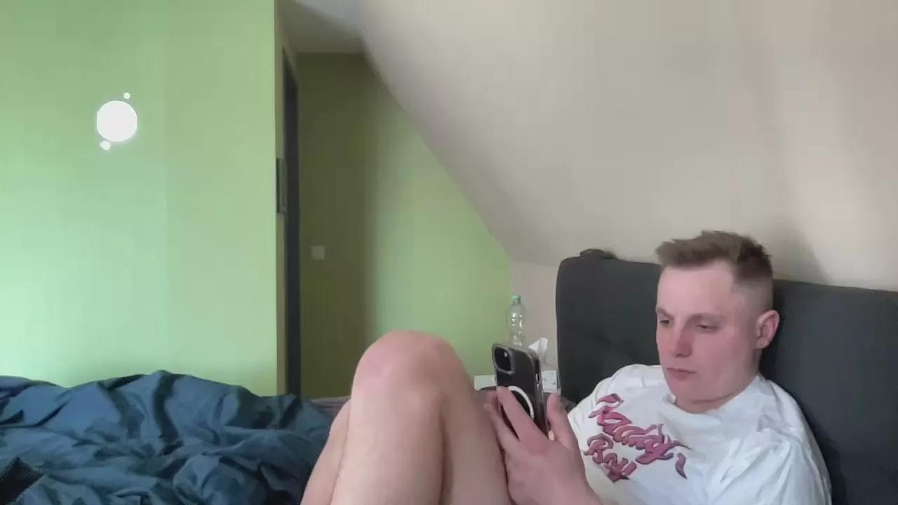 Kinkyroboy on Cam4 