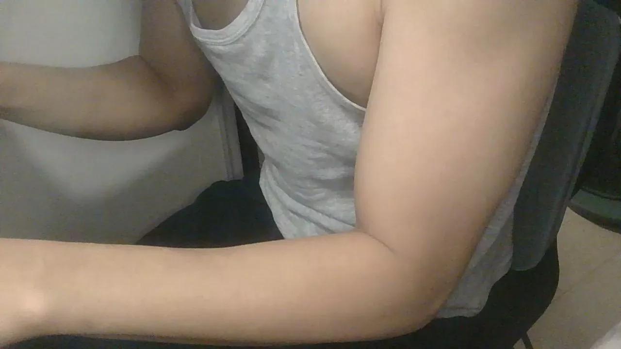 kk9833 on Cam4 