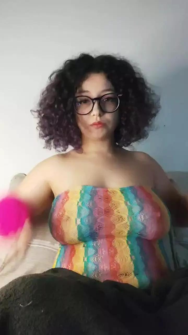 Kogumeladatrixx on Cam4 