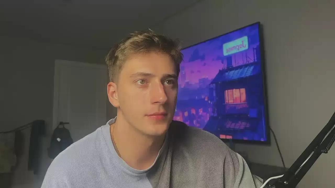 KrisHorten on Cam4 