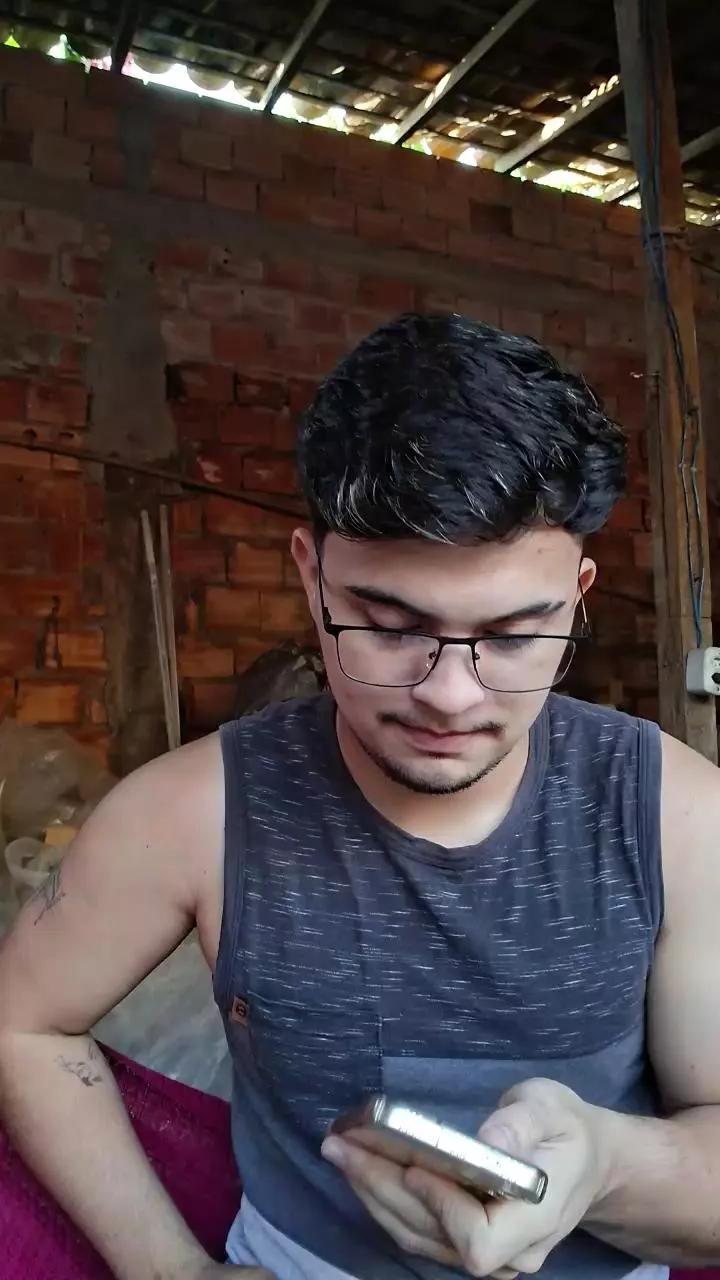 kuro37 on Cam4 