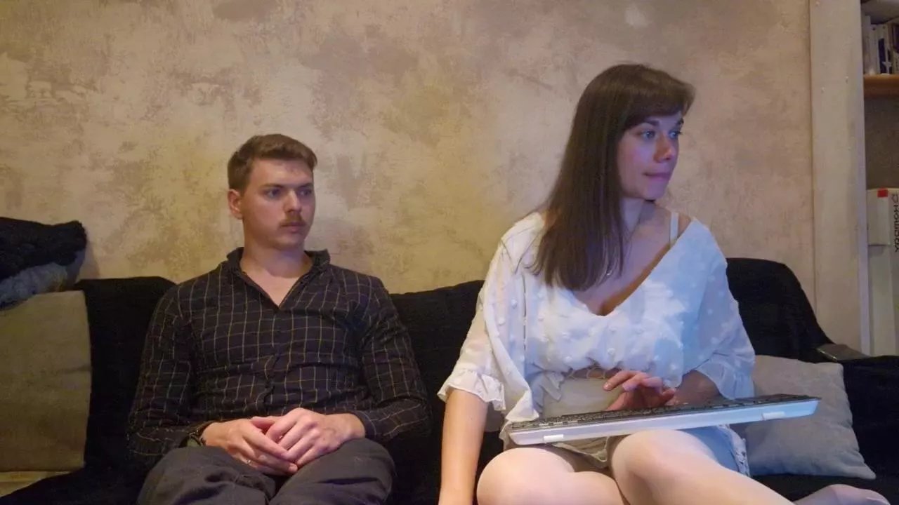 Offline Lamonie on Cam4