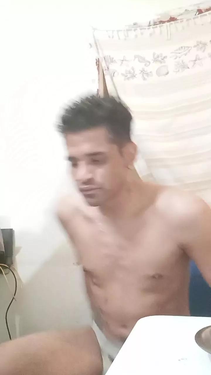 LatinoecuadorXx on Cam4 