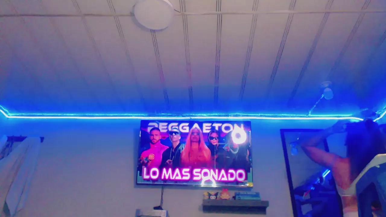 Latinroommates on Cam4 