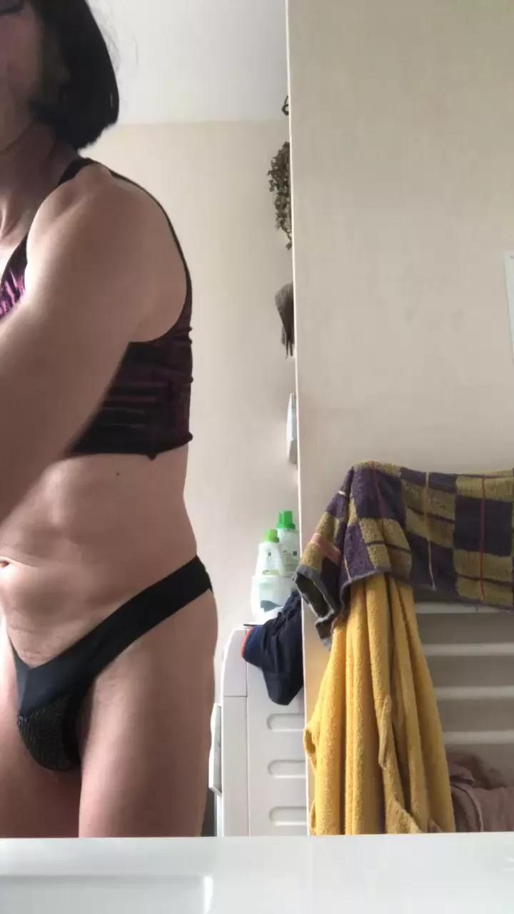 LAURA1717 on Cam4 