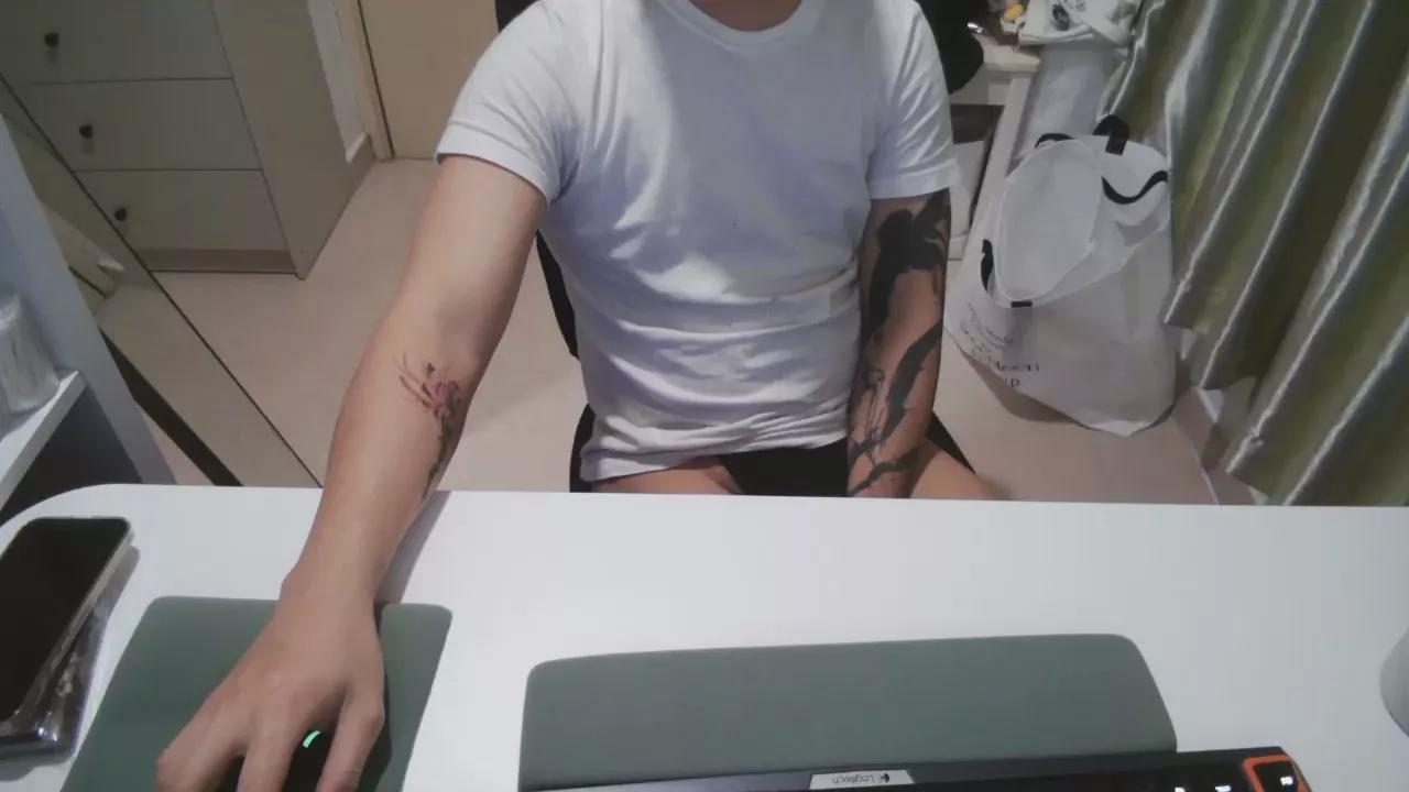 lazybird8899 on Cam4 