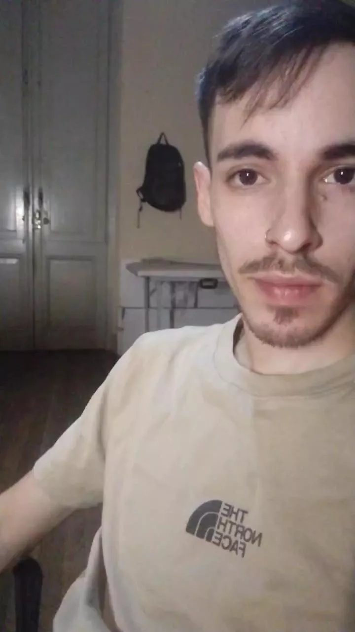 Offline leandrogallo on Cam4