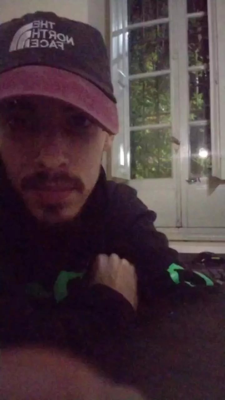 Offline leandrogallo on Cam4