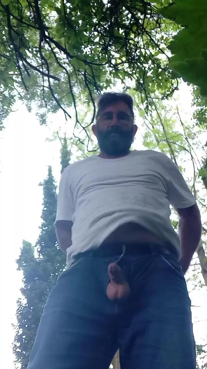 Lecker881 on Cam4 