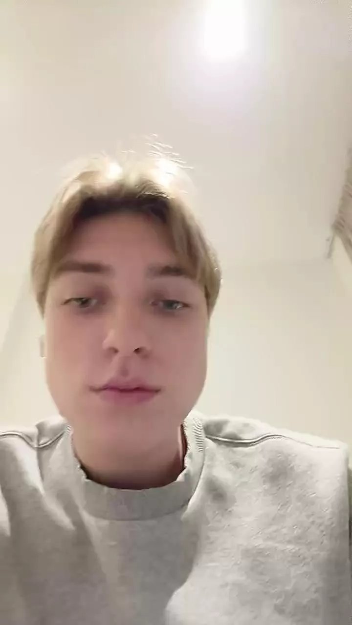 Offline lele356 on Cam4