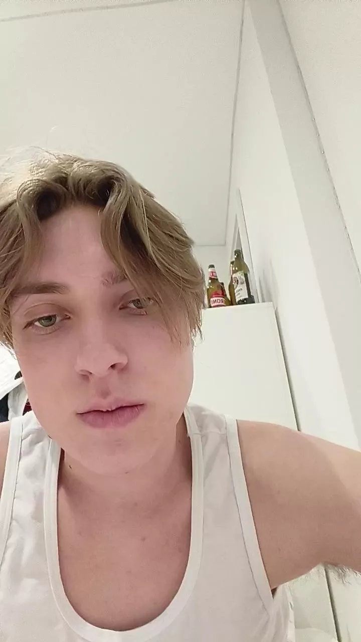 Offline lele356 on Cam4