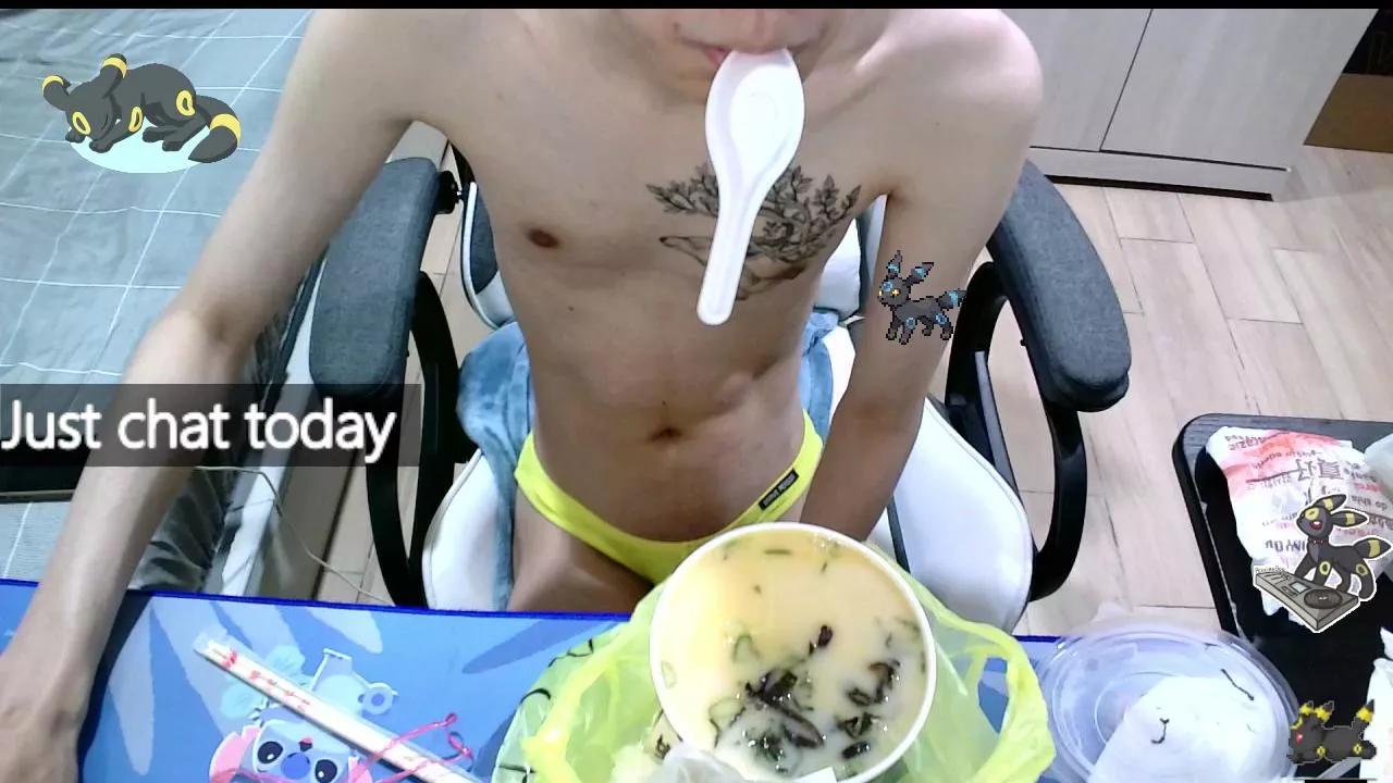 Leo0728 on Cam4 