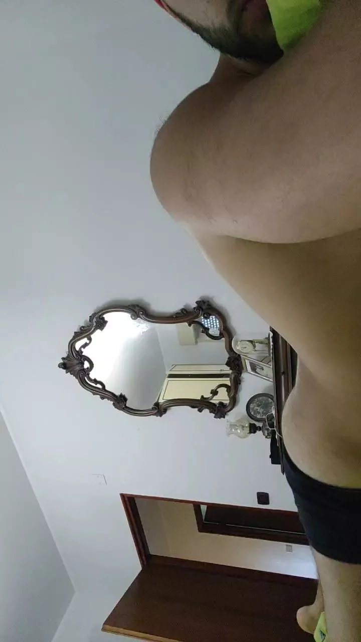 Offline Leoo2727 on Cam4