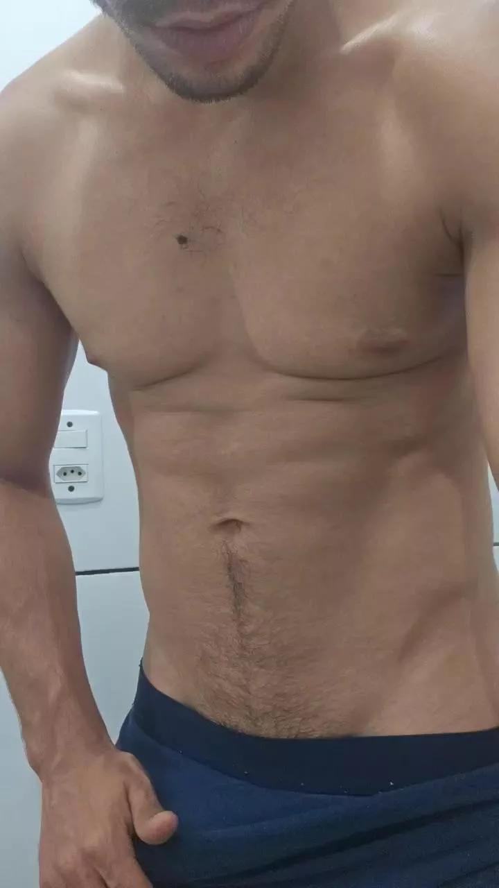Lewis_castroo on Cam4 