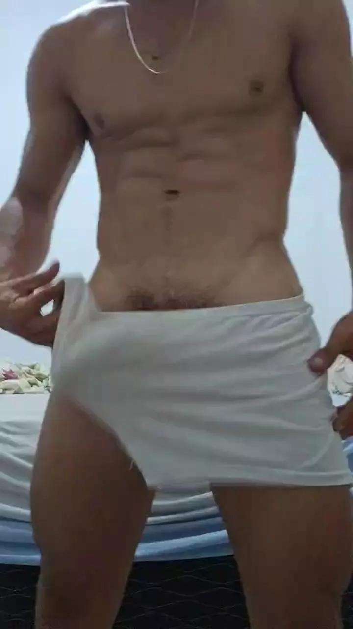 Lewis_castroo on Cam4 