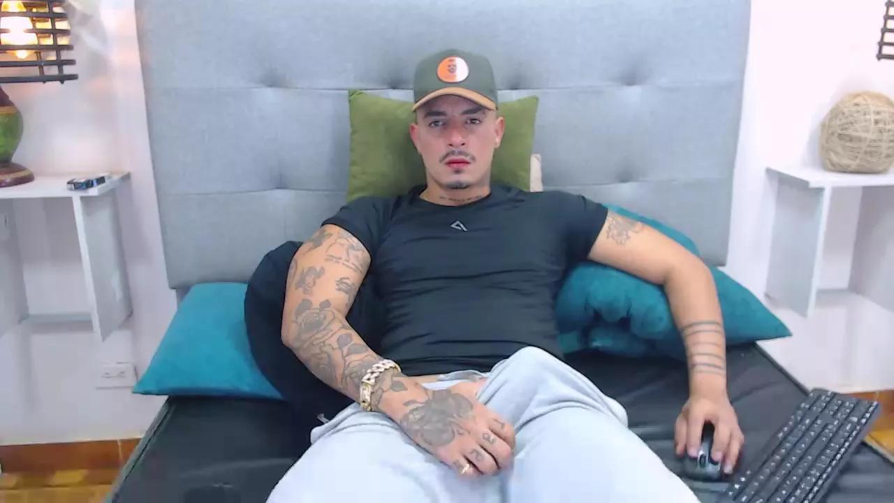 liamg_collings on Cam4 