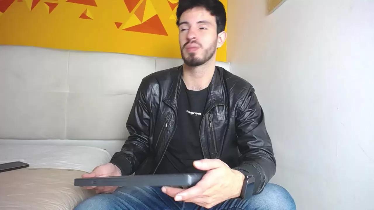 LiamLuxe on Cam4 