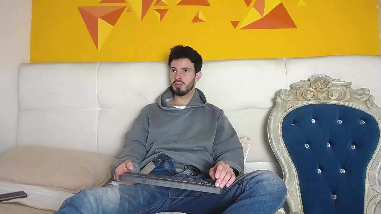 LiamLuxe on Cam4 