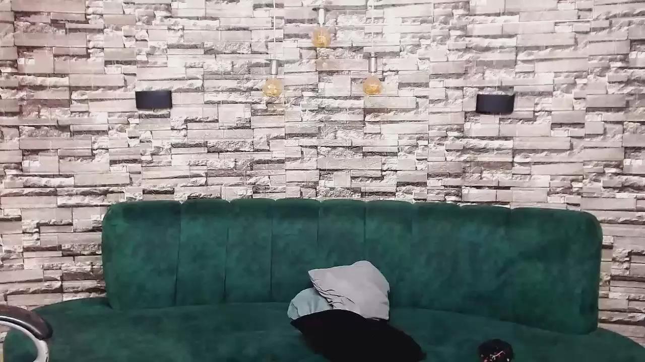 LittleFiree on Cam4 