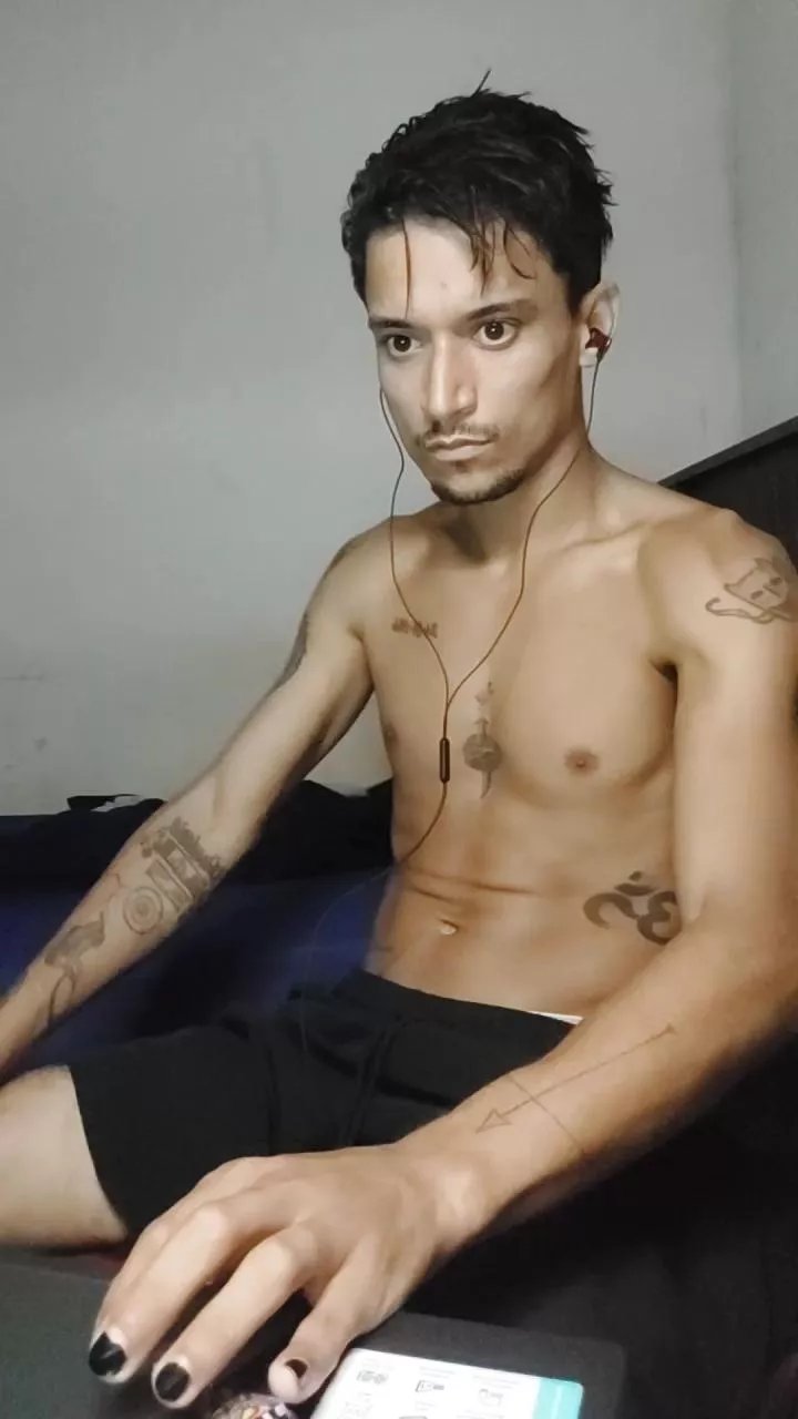 Offline LOKYRICK on Cam4