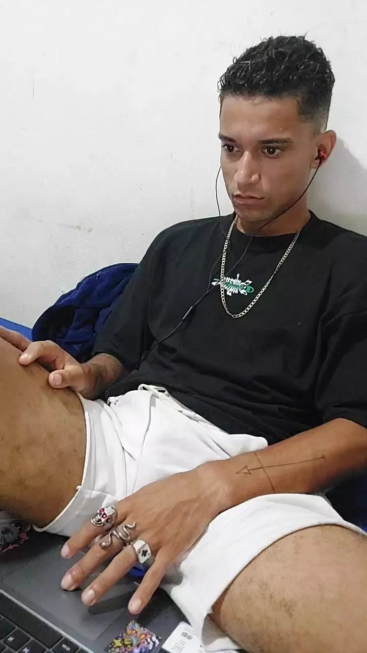 Offline LOKYRICK on Cam4