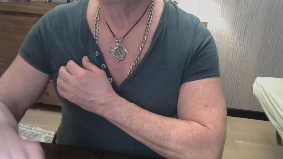 Longdorn on Cam4 
