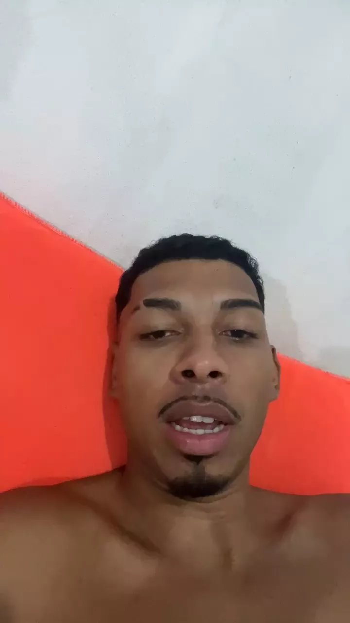 Offline LORATCHOZERA on Cam4