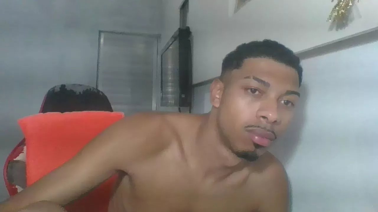 Offline LORATCHOZERA on Cam4