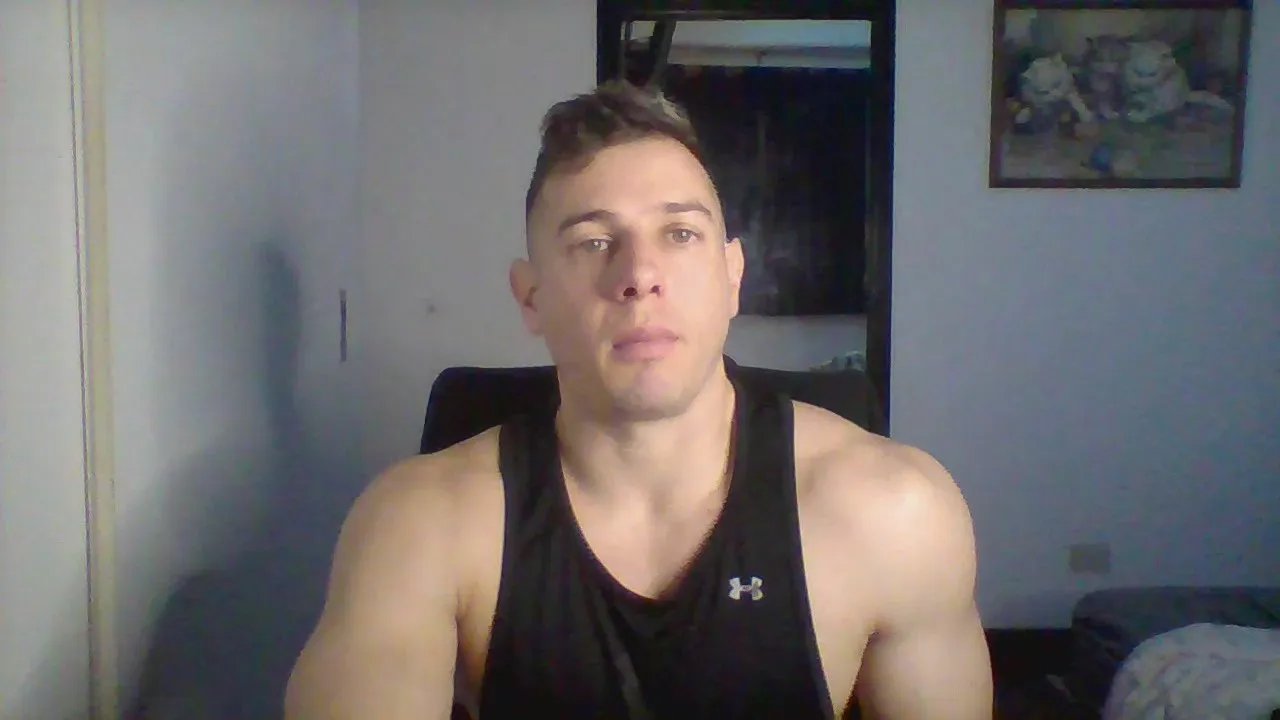 Offline Luca23millo90 on Cam4